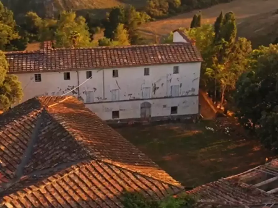 Immagine 11 di Casa colonica in vendita  a Asciano