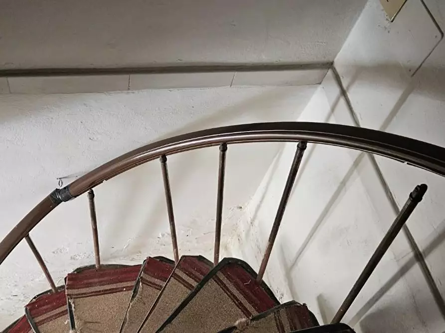 Immagine 10 di Casa indipendente in vendita  a Santa Maria A Monte