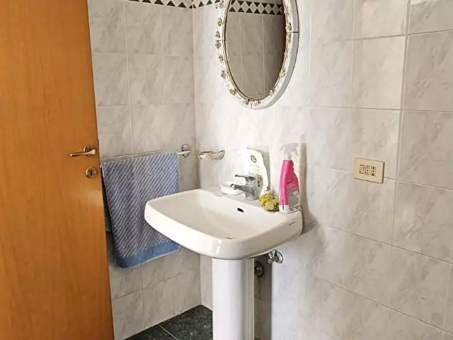 Immagine 15 di Casa indipendente in vendita  a Santa Maria A Monte