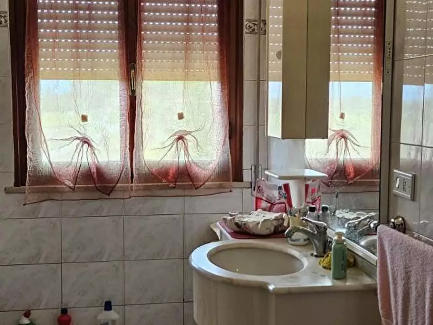 Immagine 7 di Casa indipendente in vendita  a Santa Maria A Monte