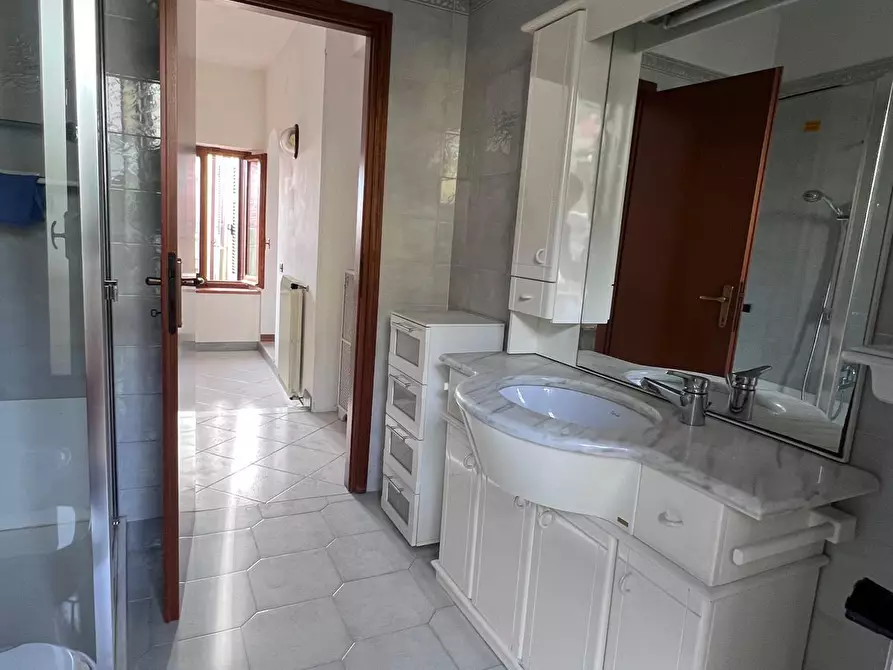 Immagine 15 di Terratetto in vendita  a Massa