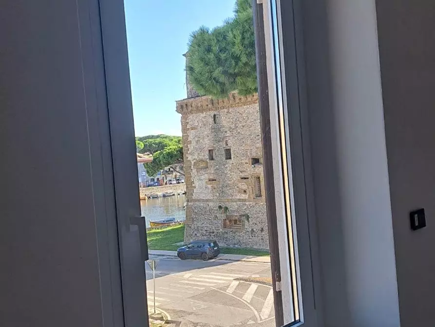 Immagine 36 di Appartamento in vendita  a Viareggio