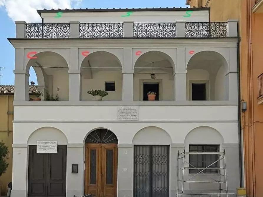 Immagine 11 di Appartamento in vendita  a Viareggio