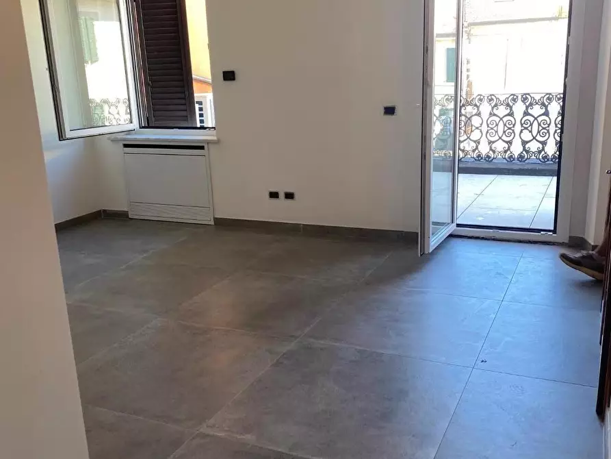 Immagine 10 di Appartamento in vendita  a Viareggio