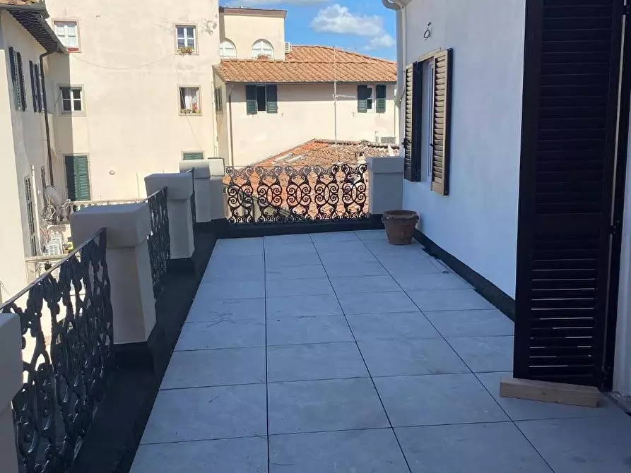 Immagine 13 di Appartamento in vendita  a Viareggio