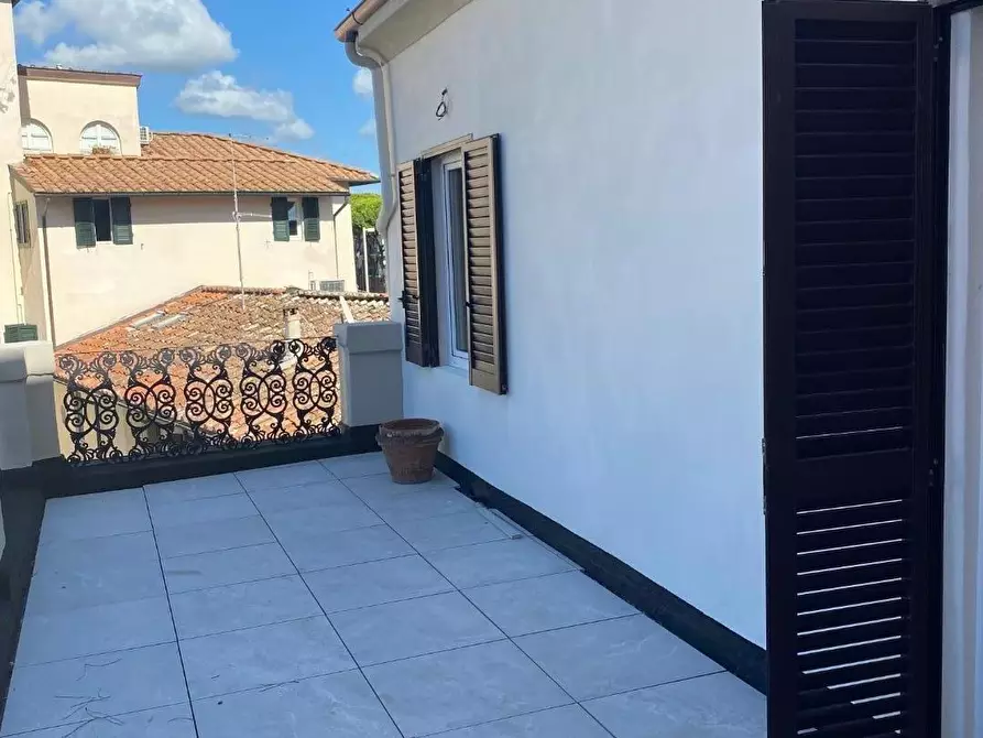 Immagine 5 di Appartamento in vendita  a Viareggio