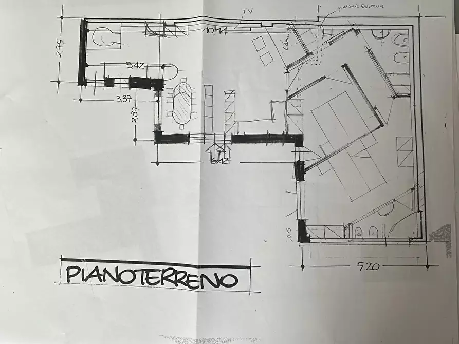 Immagine 1 di Terreno residenziale in vendita  a Lucca