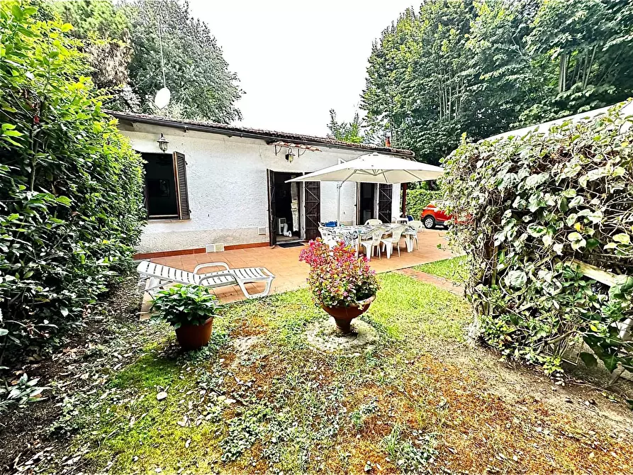 Immagine 3 di Casa indipendente in vendita  a Massa