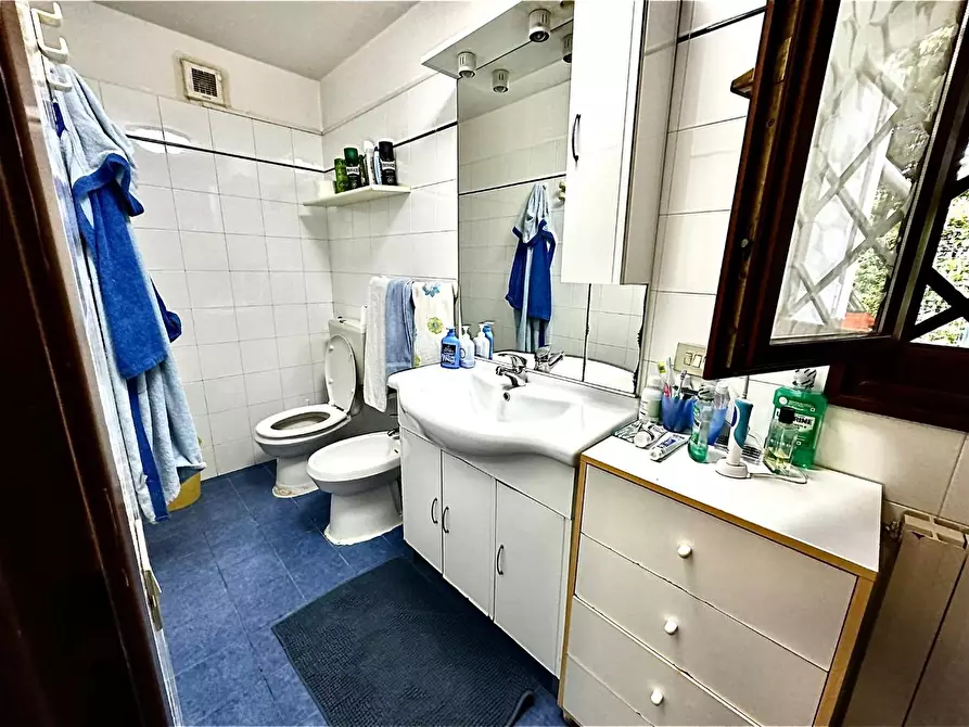 Immagine 12 di Casa indipendente in vendita  a Massa