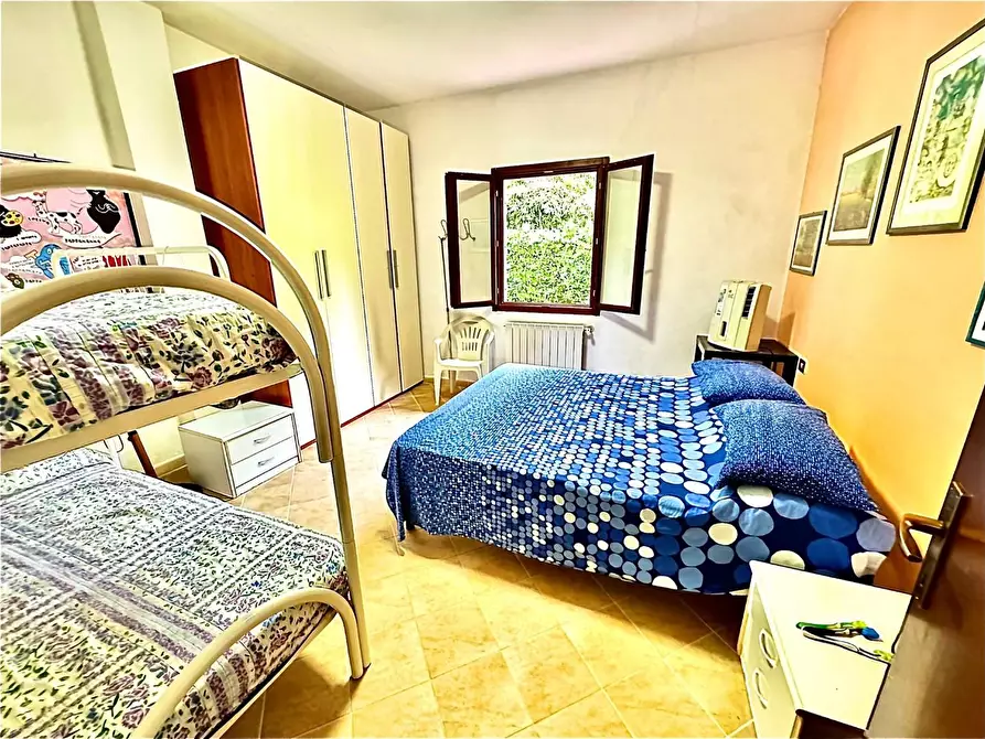 Immagine 9 di Casa indipendente in vendita  a Massa