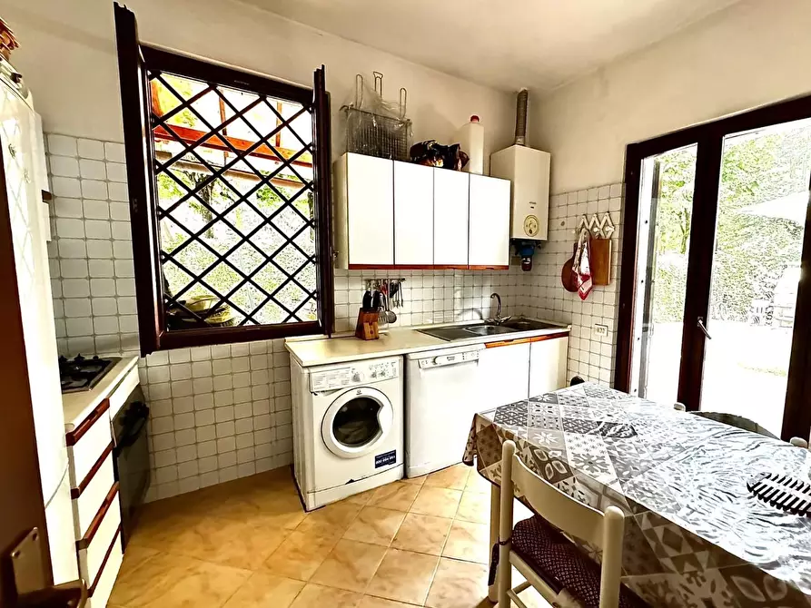 Immagine 7 di Casa indipendente in vendita  a Massa