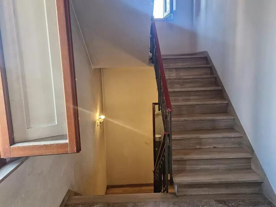 Immagine 9 di Porzione di casa in vendita  a Carmignano