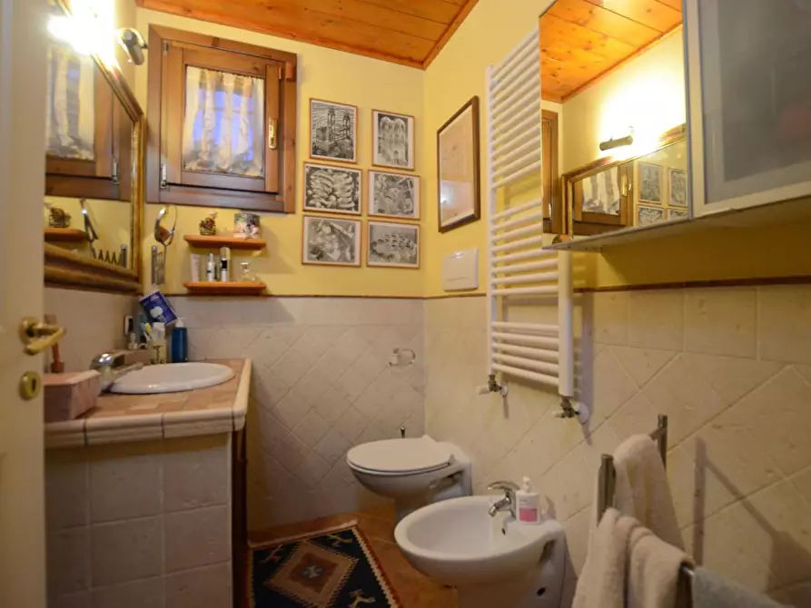 Immagine 10 di Casa trifamiliare in vendita  a Monteriggioni