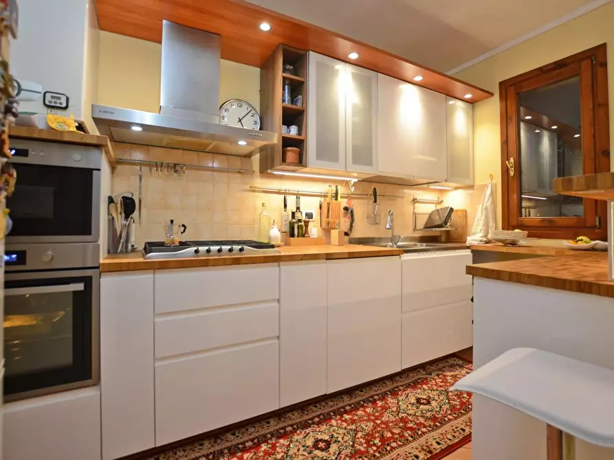 Immagine 3 di Casa trifamiliare in vendita  a Monteriggioni