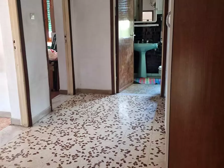Immagine 9 di Casa semindipendente in vendita  a Carrara