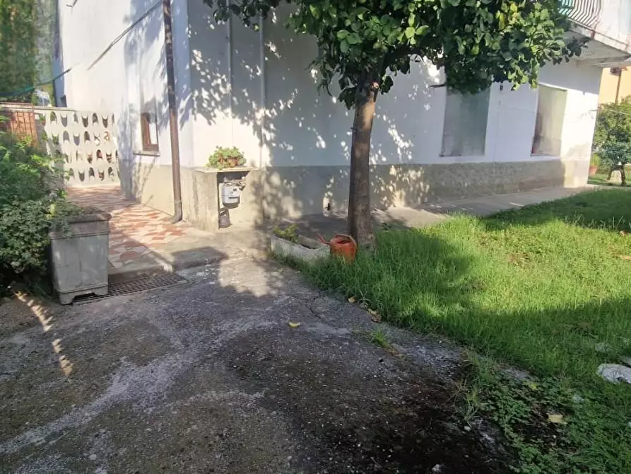 Immagine 1 di Casa semindipendente in vendita  a Carrara