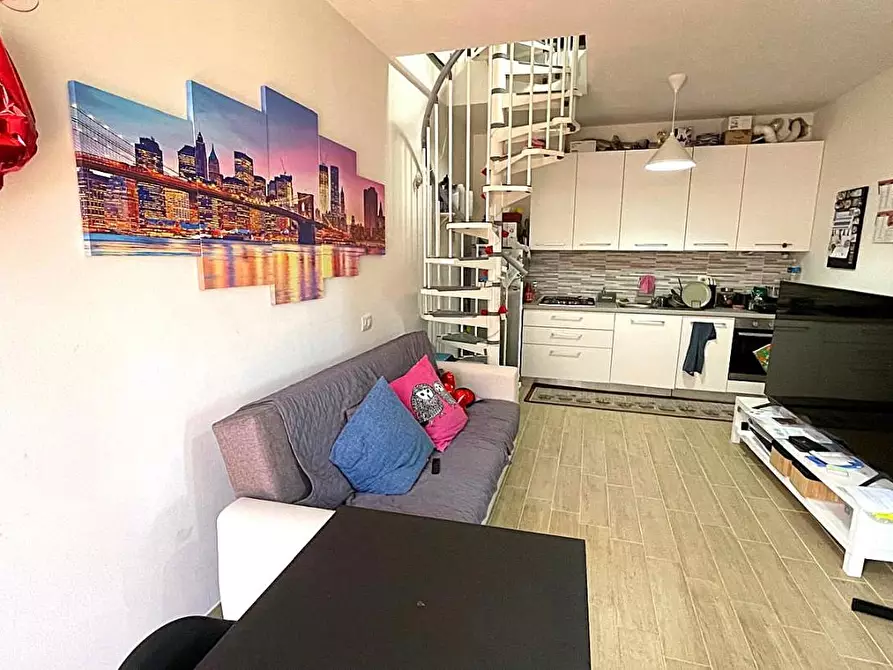 Immagine 3 di Appartamento in vendita  a Santa Maria A Monte