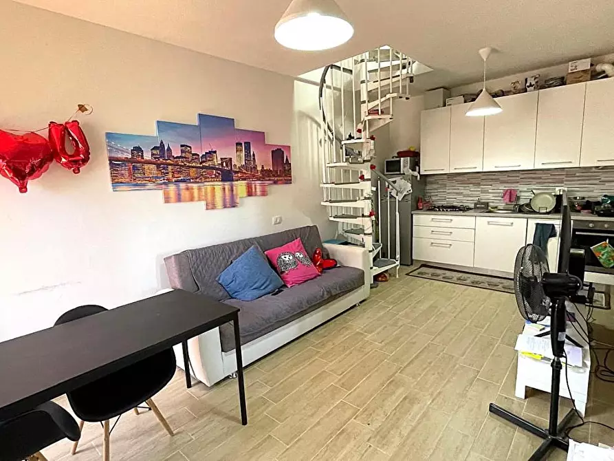 Immagine 2 di Appartamento in vendita  a Santa Maria A Monte