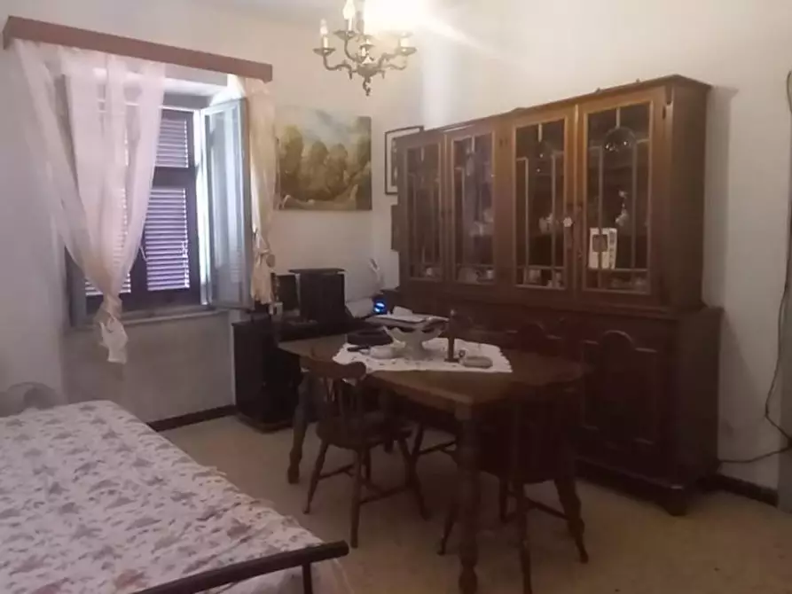 Immagine 2 di Appartamento in vendita  a Carrara