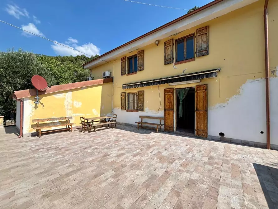 Immagine 31 di Villa in vendita  a Calci