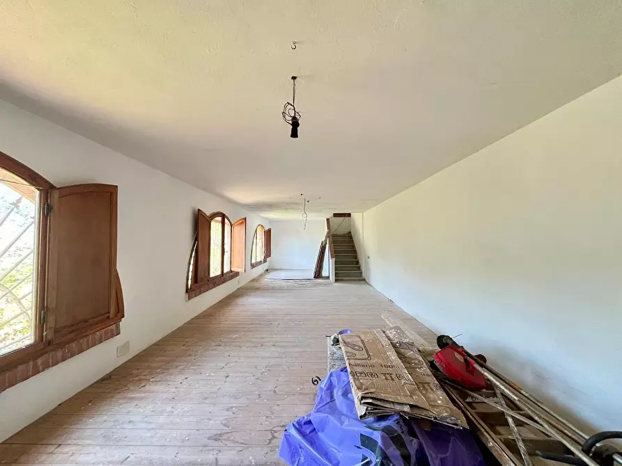 Immagine 7 di Villa in vendita  a Calci