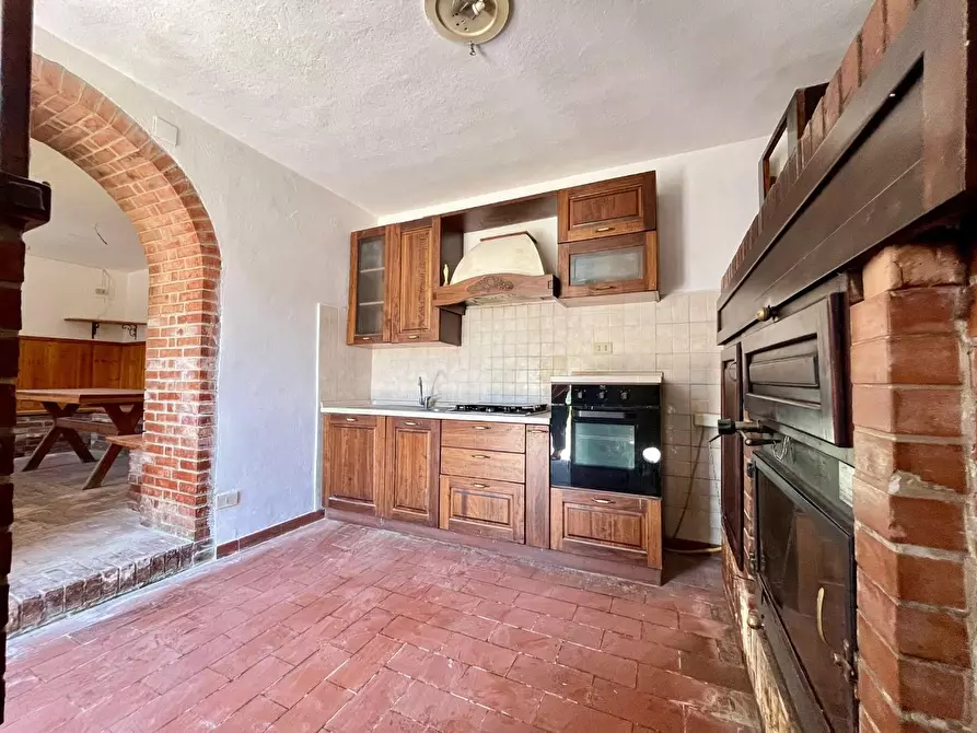 Immagine 3 di Villa in vendita  a Calci