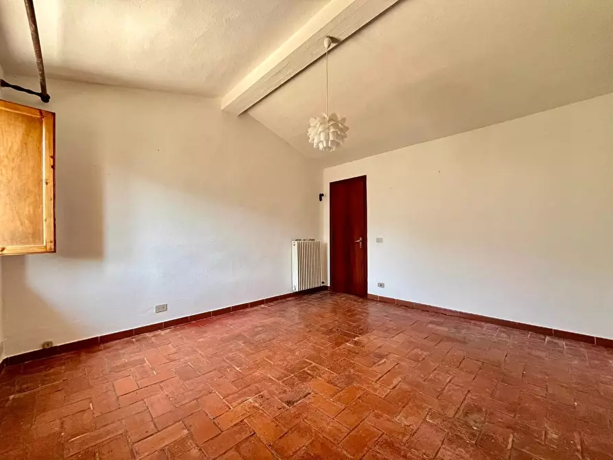 Immagine 21 di Villa in vendita  a Calci