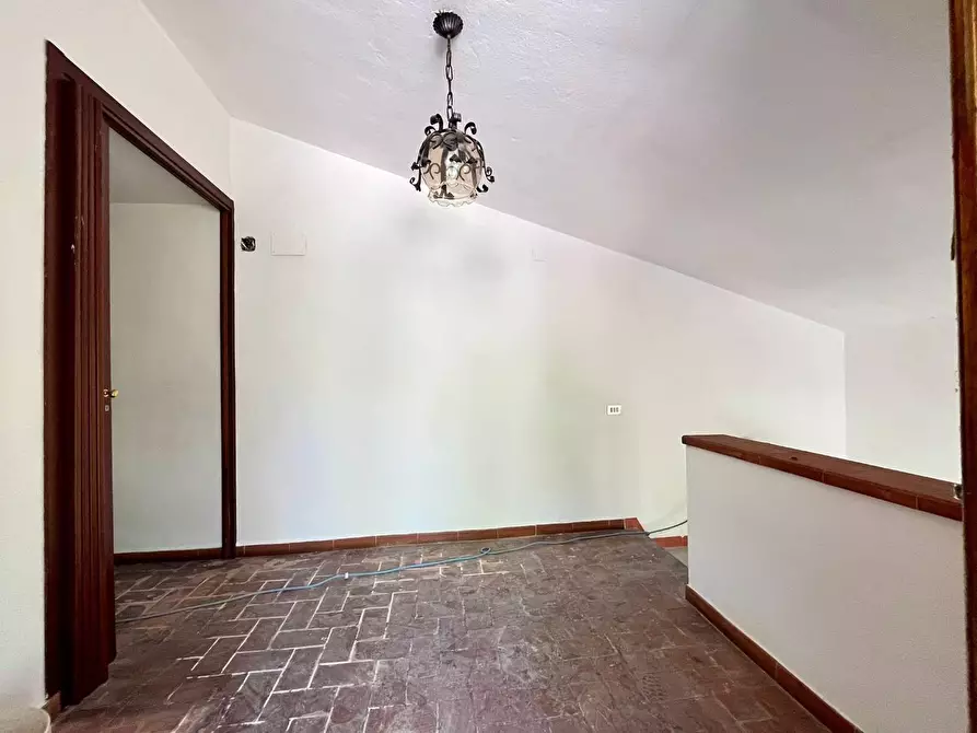 Immagine 12 di Villa in vendita  a Calci