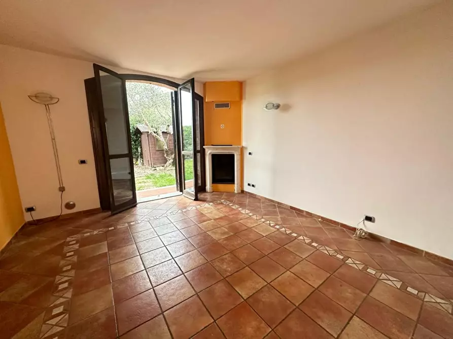 Immagine 1 di Porzione di casa in vendita  a Ameglia