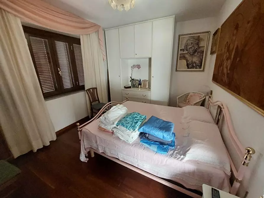 Immagine 26 di Villa in vendita  a Massa