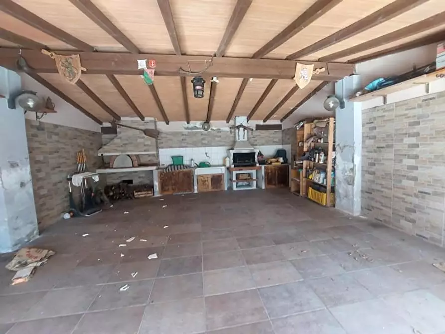 Immagine 28 di Villa in vendita  a Massa