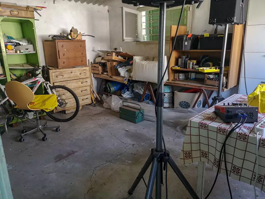 Immagine 25 di Villa in vendita  a Massa