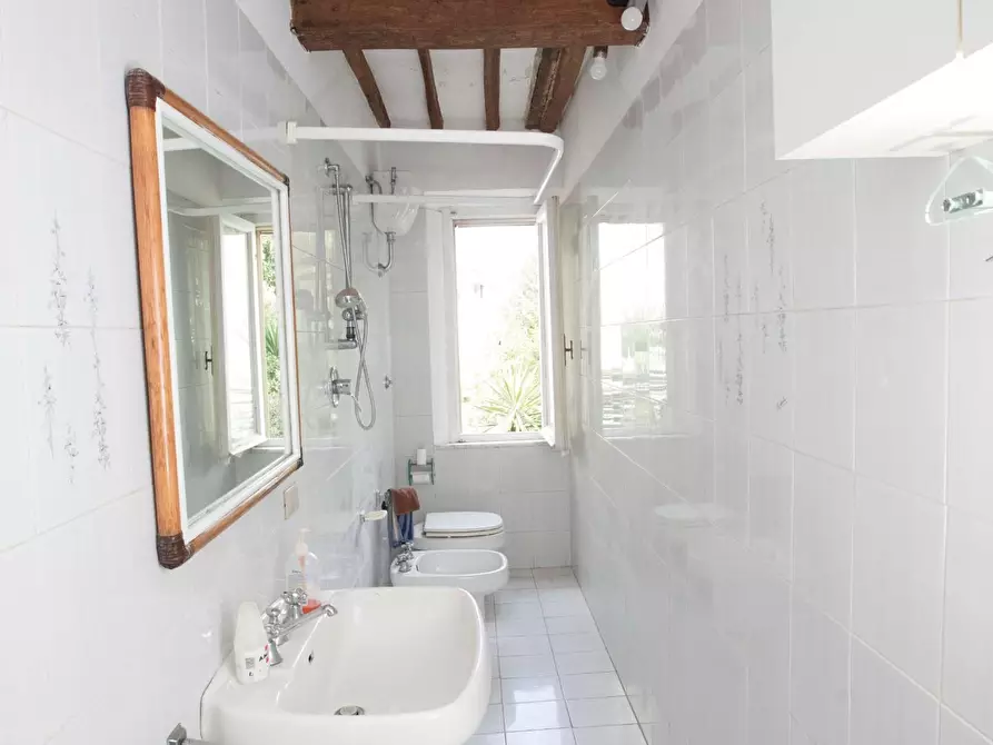 Immagine 17 di Porzione di casa in vendita  a Fauglia