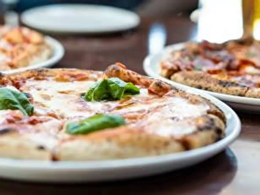 Immagine 5 di Bar / Ristorante in vendita  a Viareggio