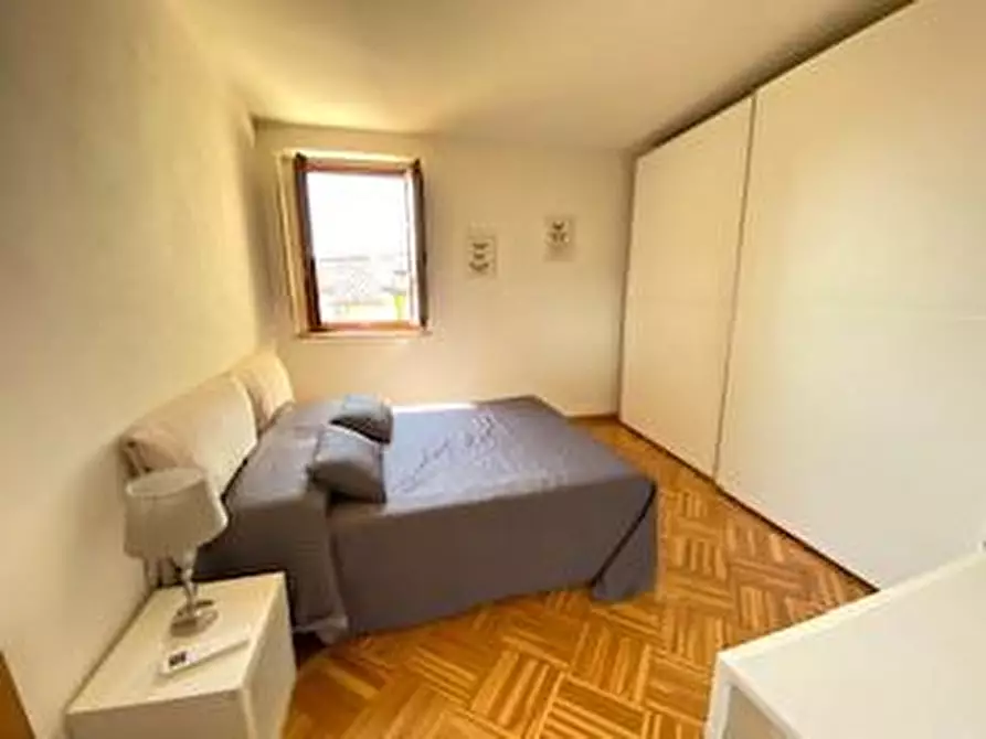 Immagine 9 di Appartamento in vendita  a Lucca