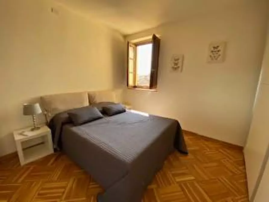 Immagine 13 di Appartamento in vendita  a Lucca