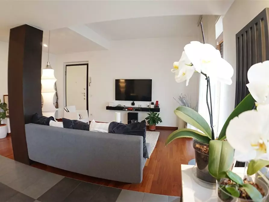 Immagine 11 di Appartamento in vendita  a Carrara