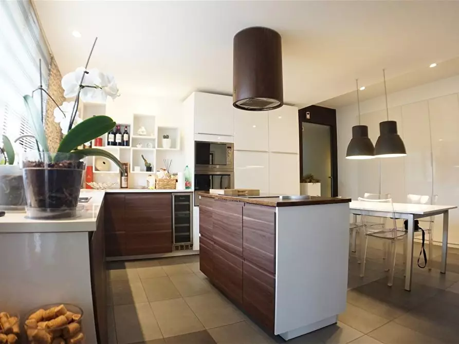 Immagine 6 di Appartamento in vendita  a Carrara