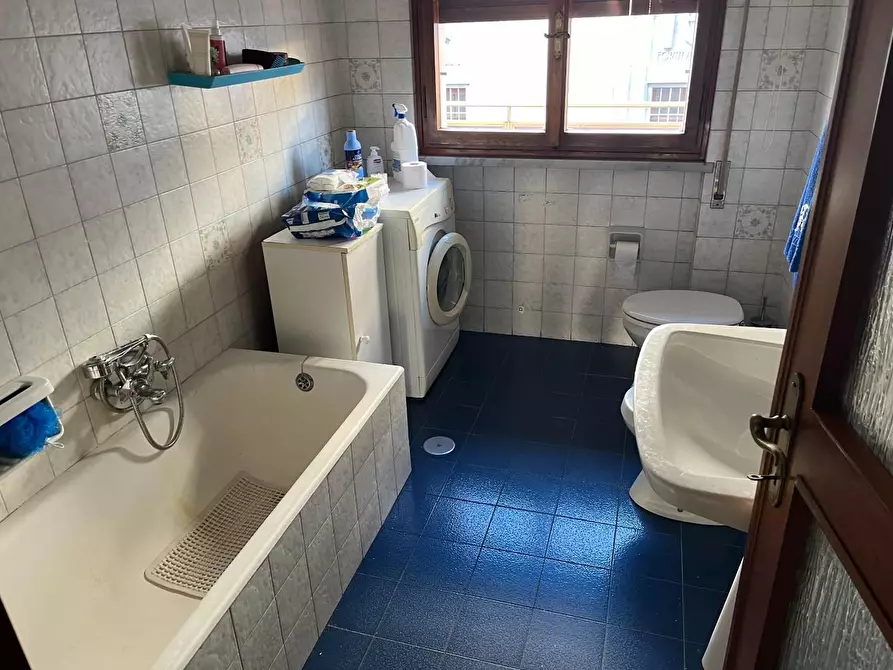 Immagine 13 di Appartamento in vendita  a Carrara