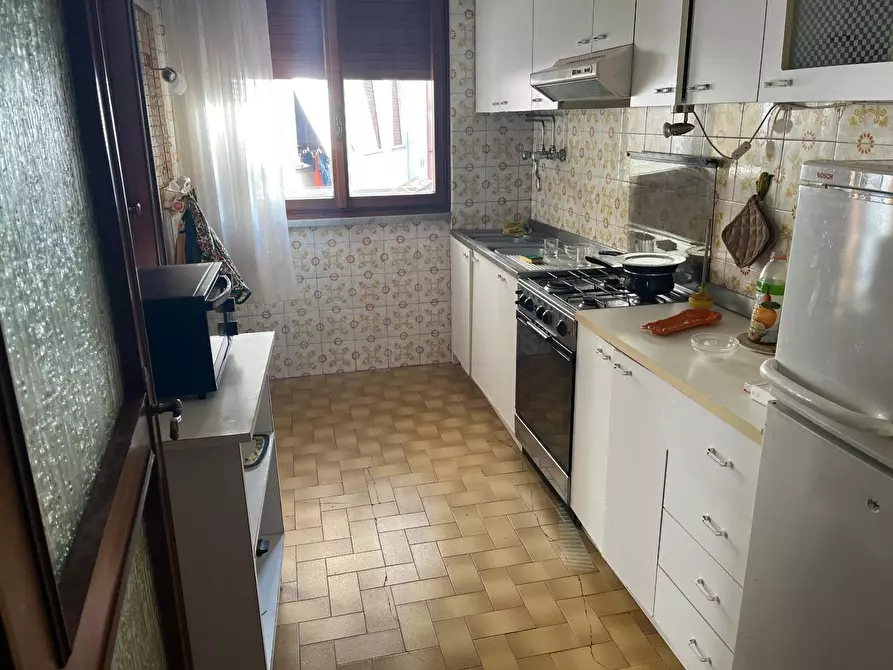 Immagine 9 di Appartamento in vendita  a Carrara