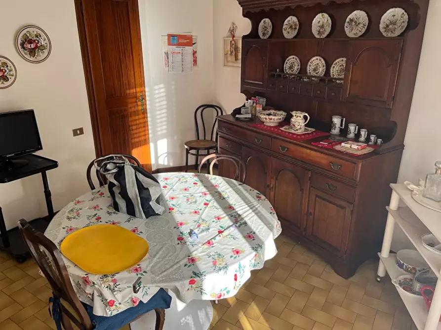 Immagine 6 di Appartamento in vendita  a Carrara