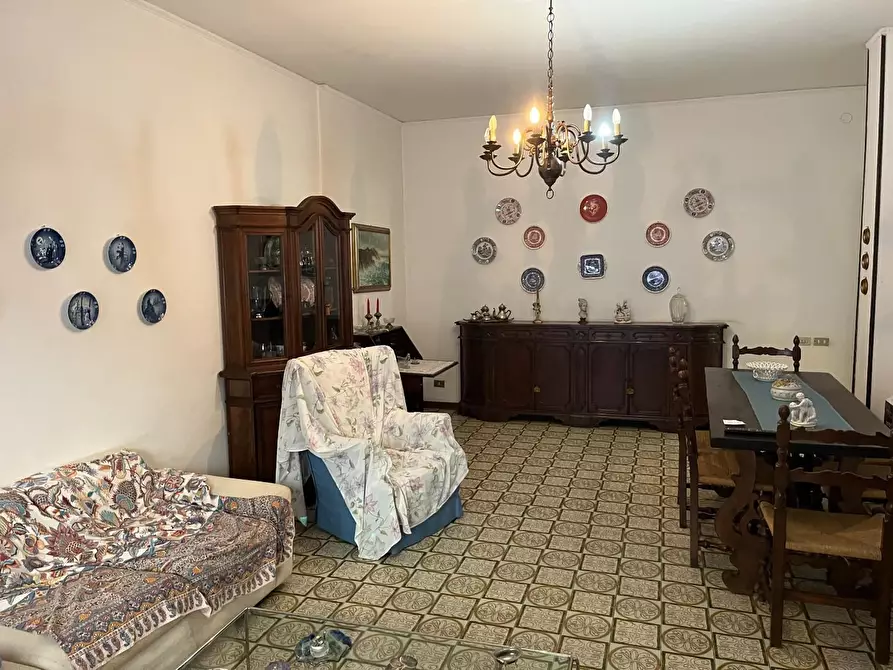 Immagine 3 di Appartamento in vendita  a Carrara