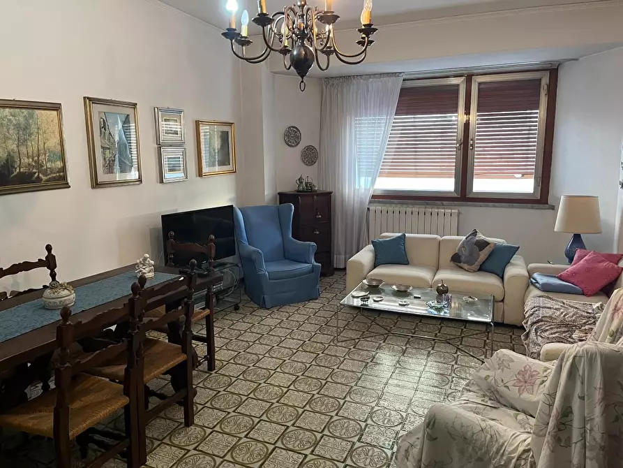 Immagine 2 di Appartamento in vendita  a Carrara