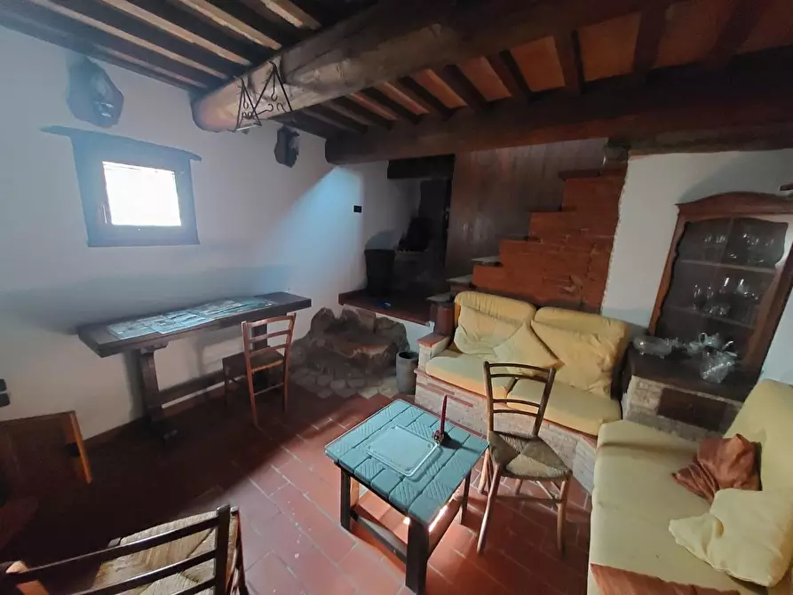 Immagine 28 di Villa in vendita  a Vicopisano