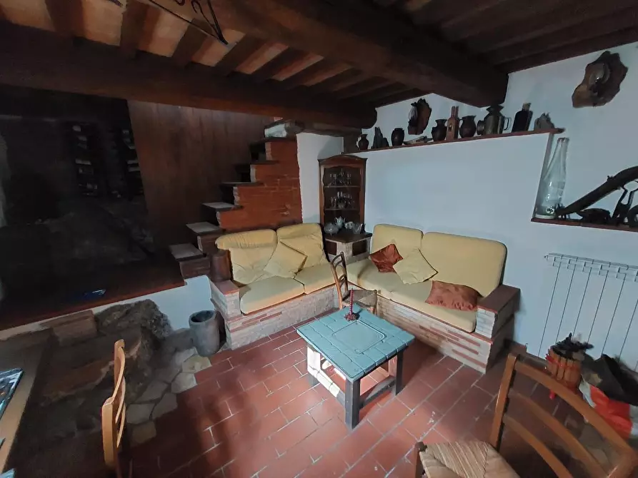 Immagine 31 di Villa in vendita  a Vicopisano