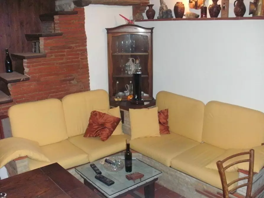 Immagine 36 di Villa in vendita  a Vicopisano