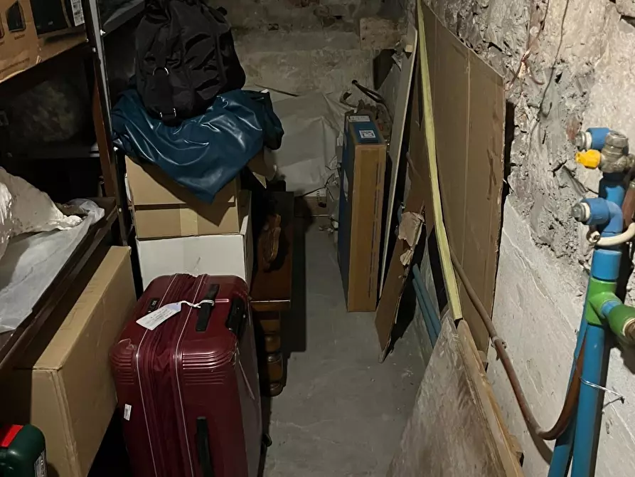 Immagine 21 di Appartamento in vendita  a Carrara