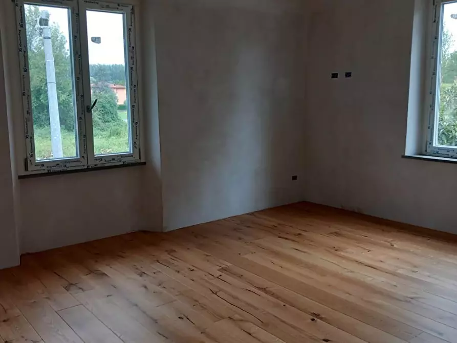 Immagine 1 di Casa indipendente in vendita  a Lucca