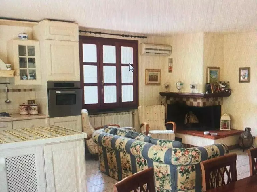 Immagine 3 di Villa in vendita  a Casciana Terme Lari