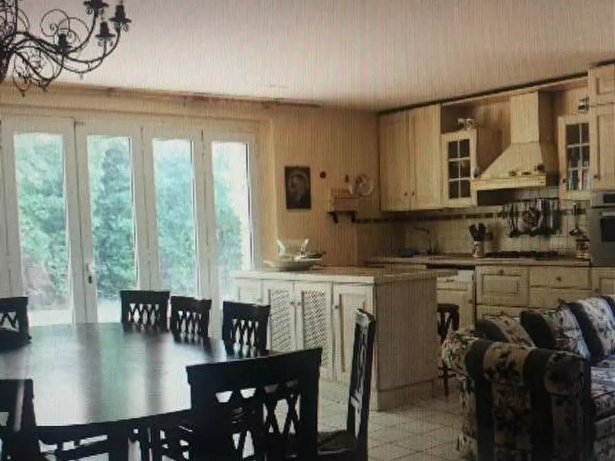 Immagine 6 di Villa in vendita  a Casciana Terme Lari